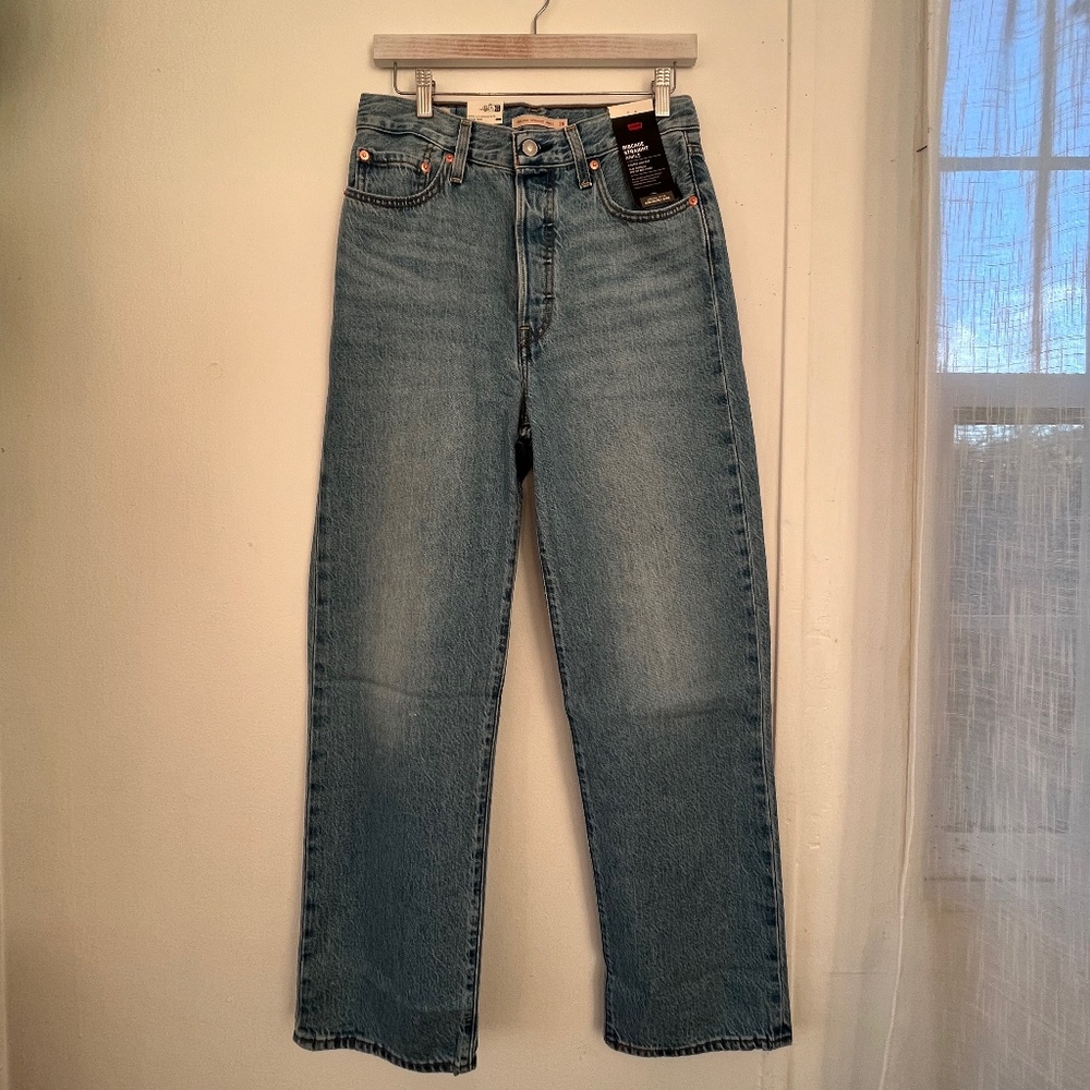 Levi’s Ribcage Straight Ankle Jeans